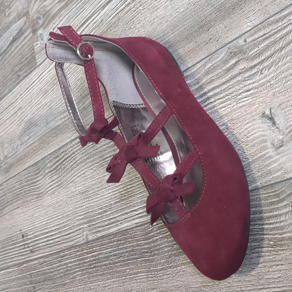 American Eagle Girls Burgundy Flats Size 4